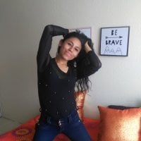 Adelexx25 অফলাইন চ্যাট রুম
