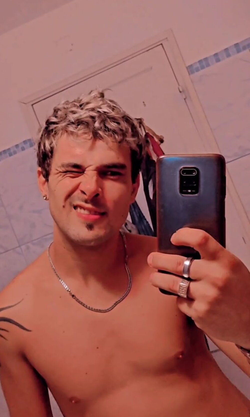 ERREEME1992's Offline XXX Chat