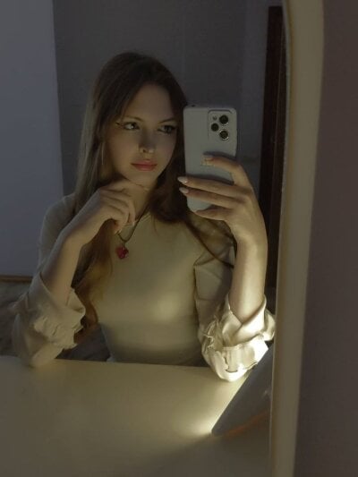 Loraine_Debb