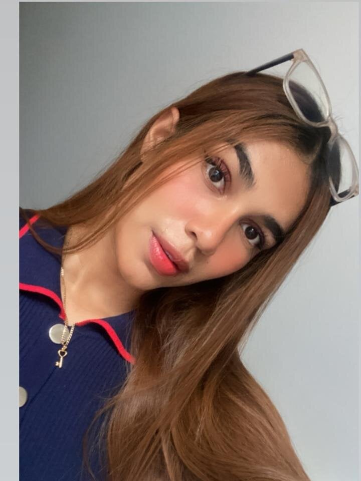 watchgirlcam.com latina_desire livesex profile in bisexual cams