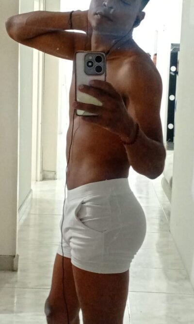 sexy_kiing2 from stripchat