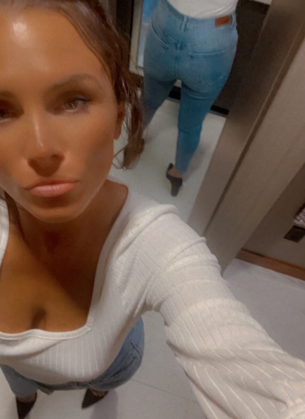 xxx-topcamgirls.com kjones810 livesex profile in one-of-jupiters-moons cams