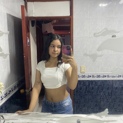 Alexa_pettite