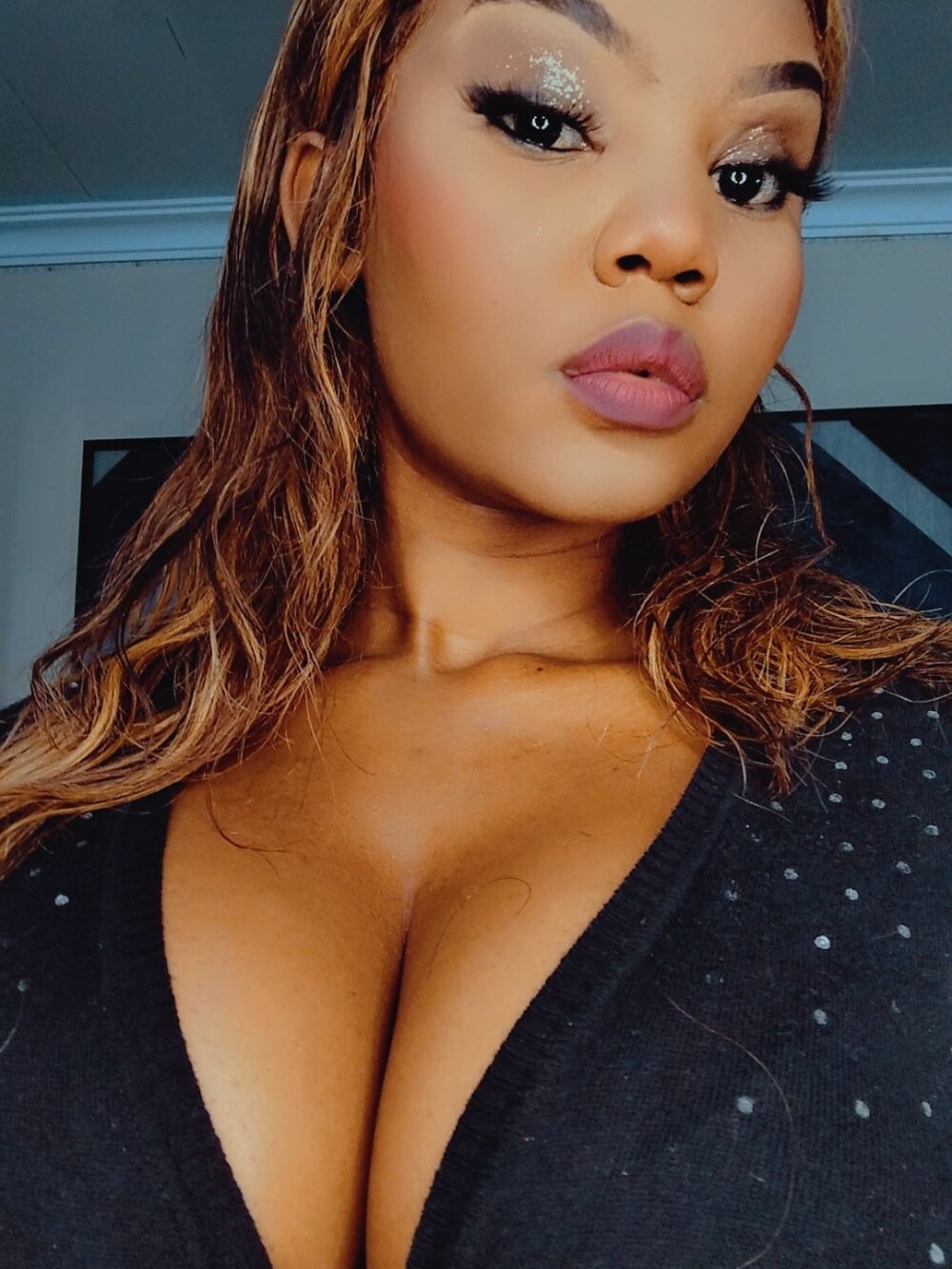 stripchat spotty_coochie webcam profile pic via sexcityguide.com