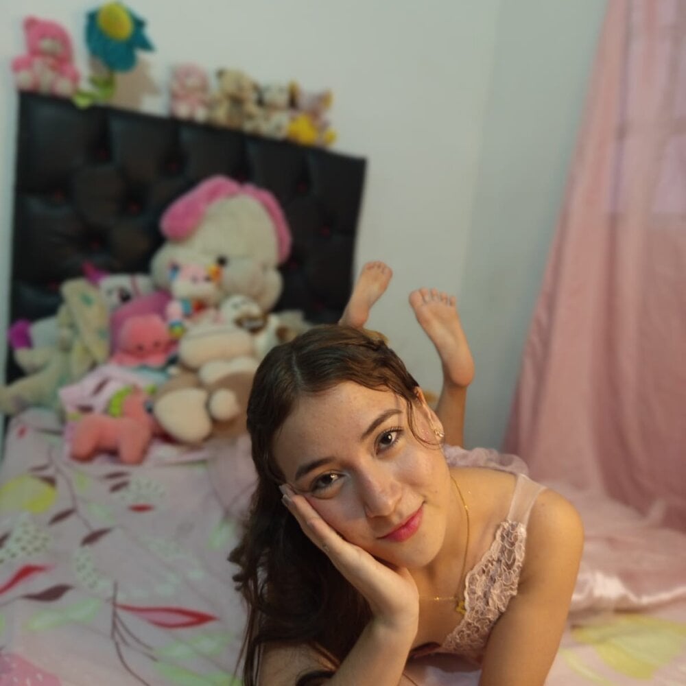 pornos.live scarleth18 livesex profile in planet-earth-dont-ask cams