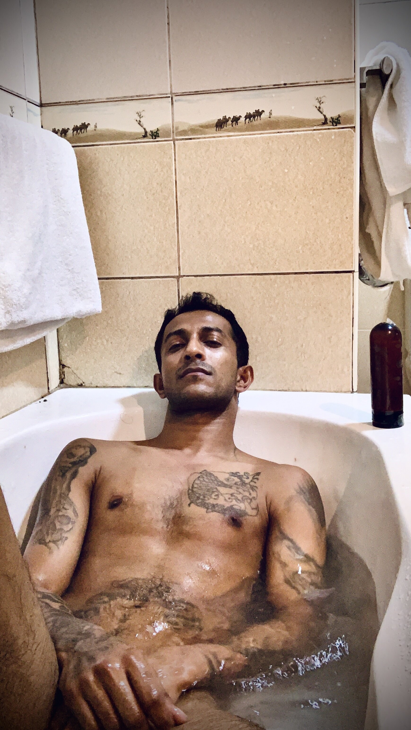 Antonio_shower_time