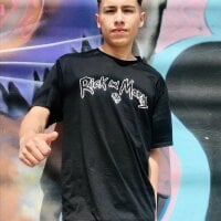BRAYAN1799's Offline Chat Room