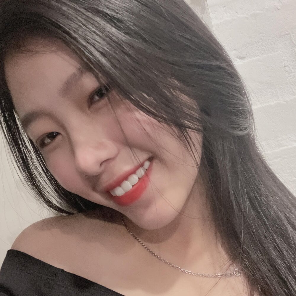Eira_kan 🚳 live online cam