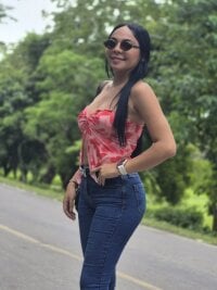 Anny_Petiitee's webcam live show