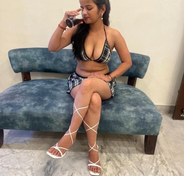 iluvcams.com honey_bebs livesex profile in english cams