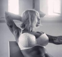 ZenaidaSasha's Live XXX Chat