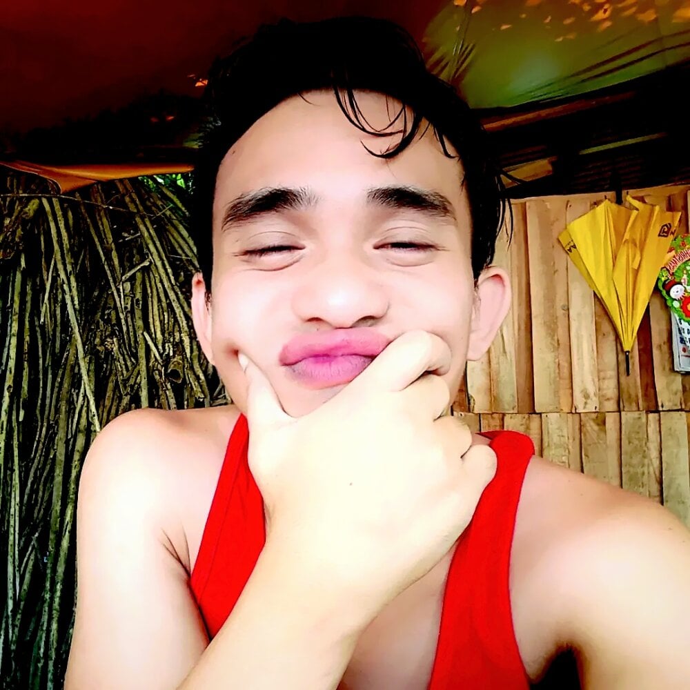 hotasianguyxxx profile