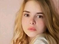 AuroraFlirty's webcam live show