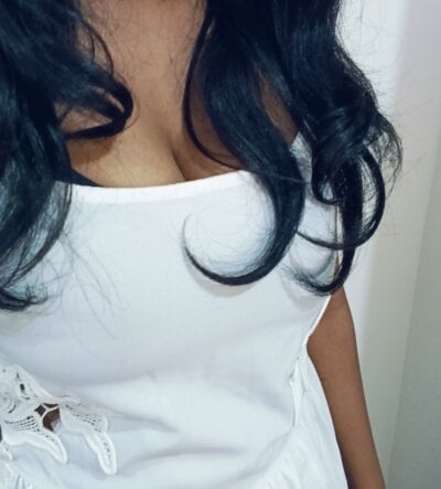 Surbi_Taaneja Female Smoke Online Cam Chat