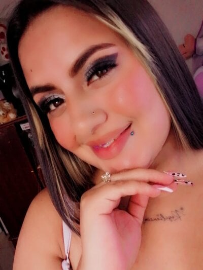Celestbaby Female Romanticlatin Live Webcam Strip