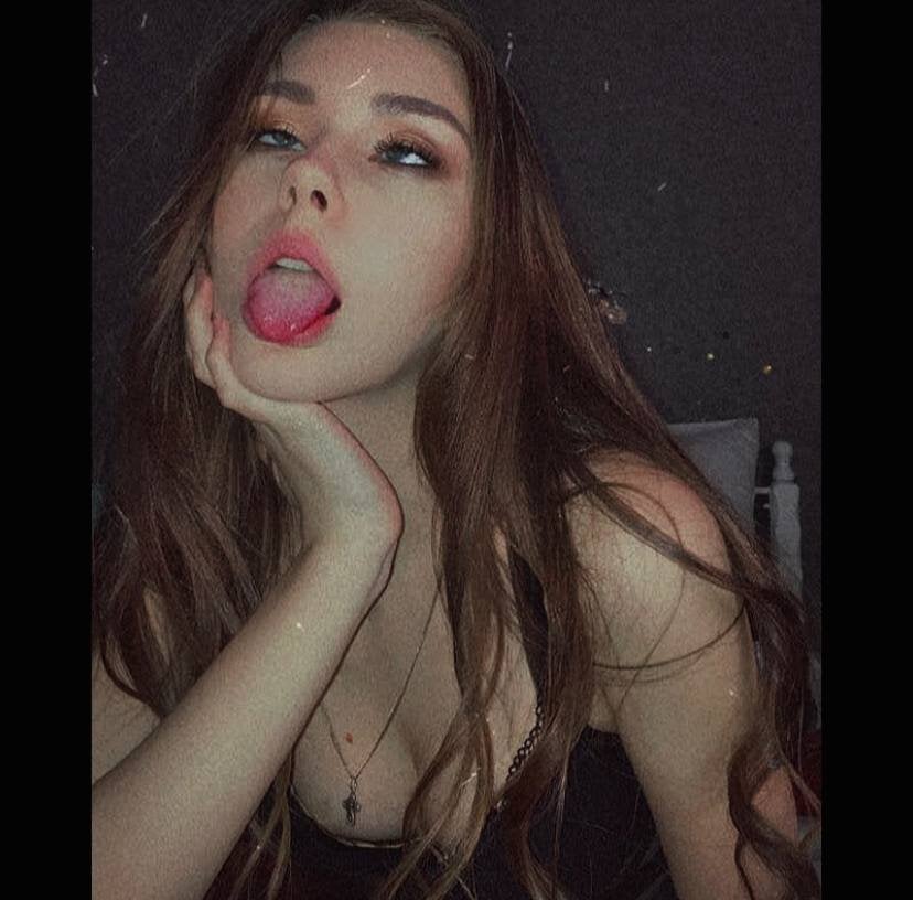 nicolecaramel from stripchat