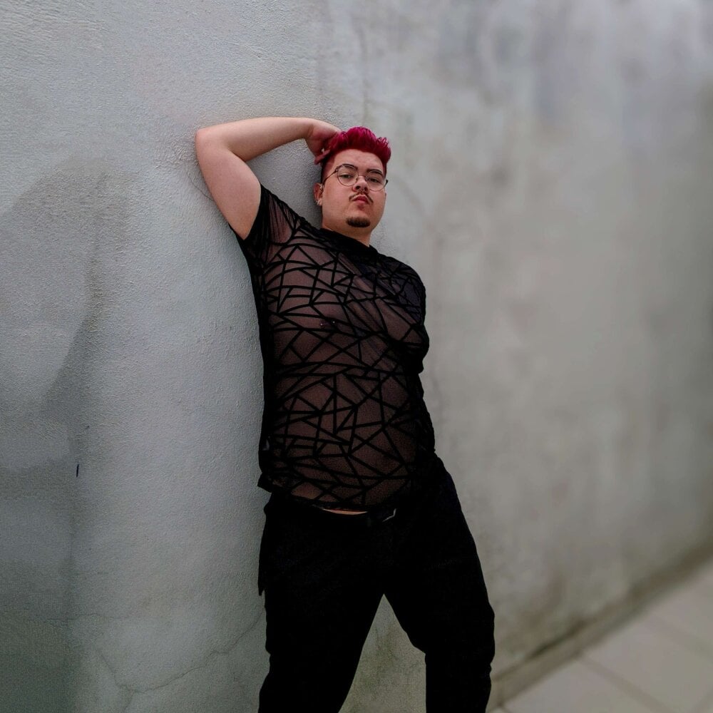 Watch  chubbygaybr live on cam at StripChat