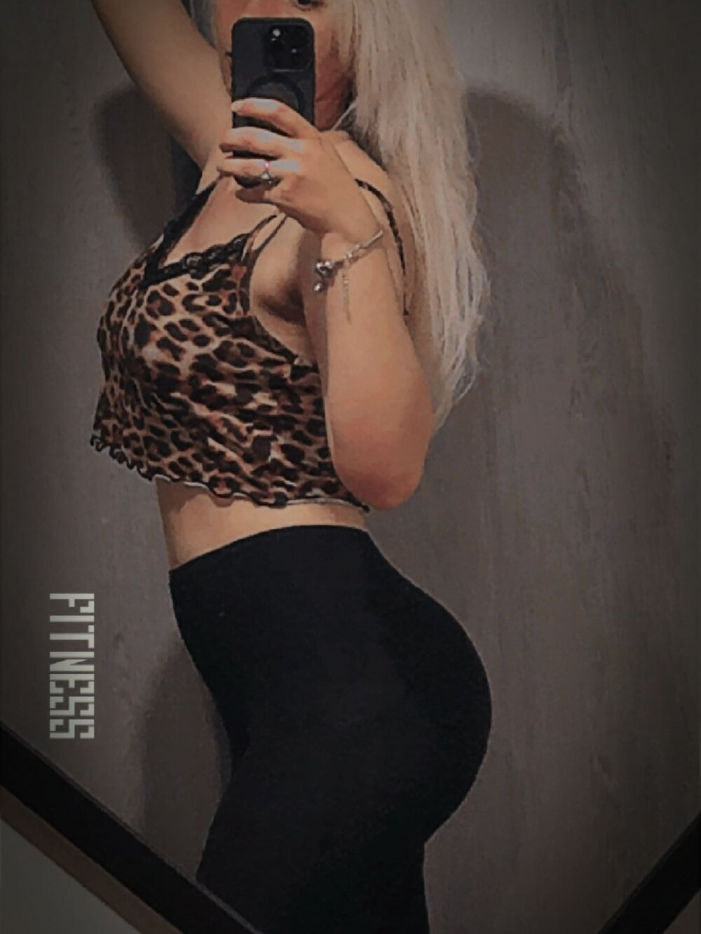 stripchat alexandracatana35 webcam profile pic via iluvcams.com