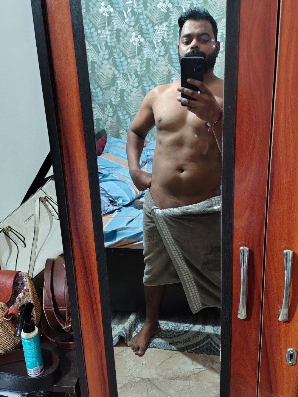 moody_hunky's Offline XXX Chat