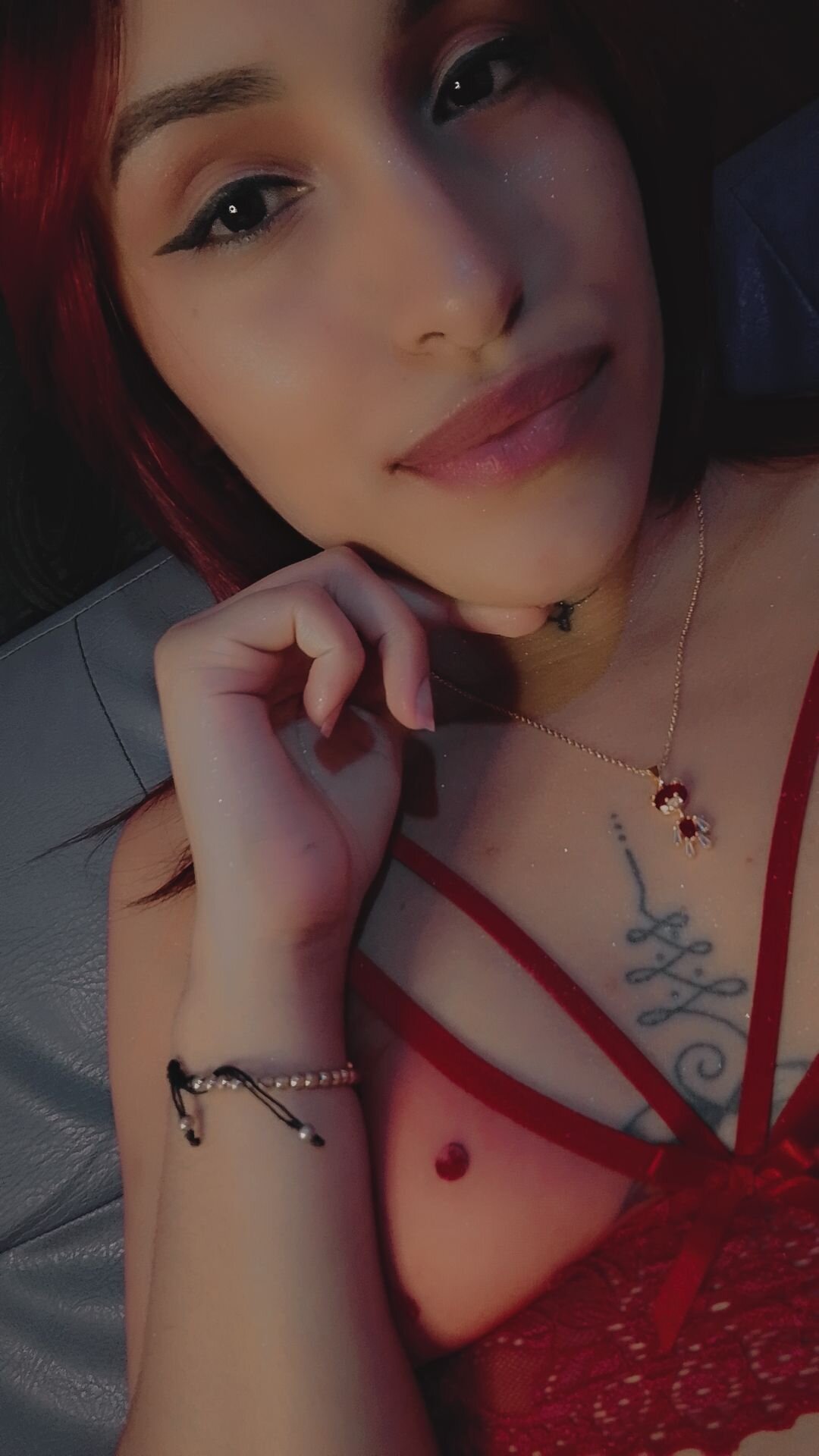 ana_hot19