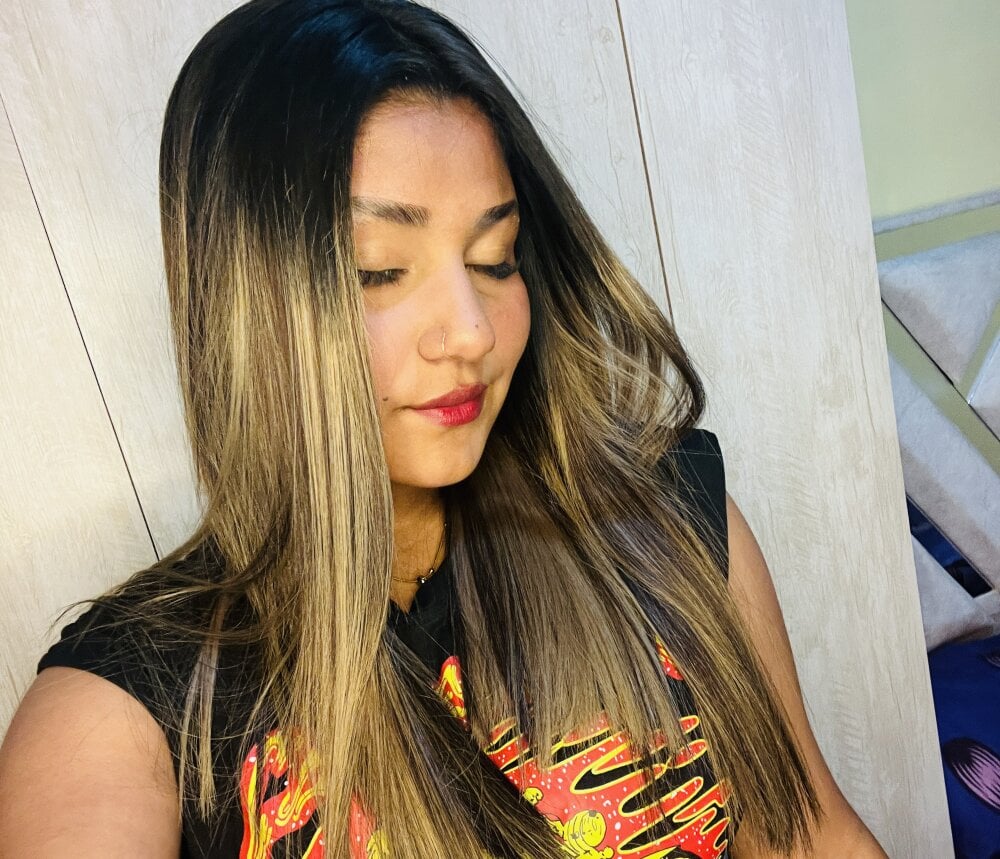 elivecams.com linda_blaze livesex profile in spanish cams