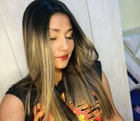 Linda_Blaze's Offline Chat Room