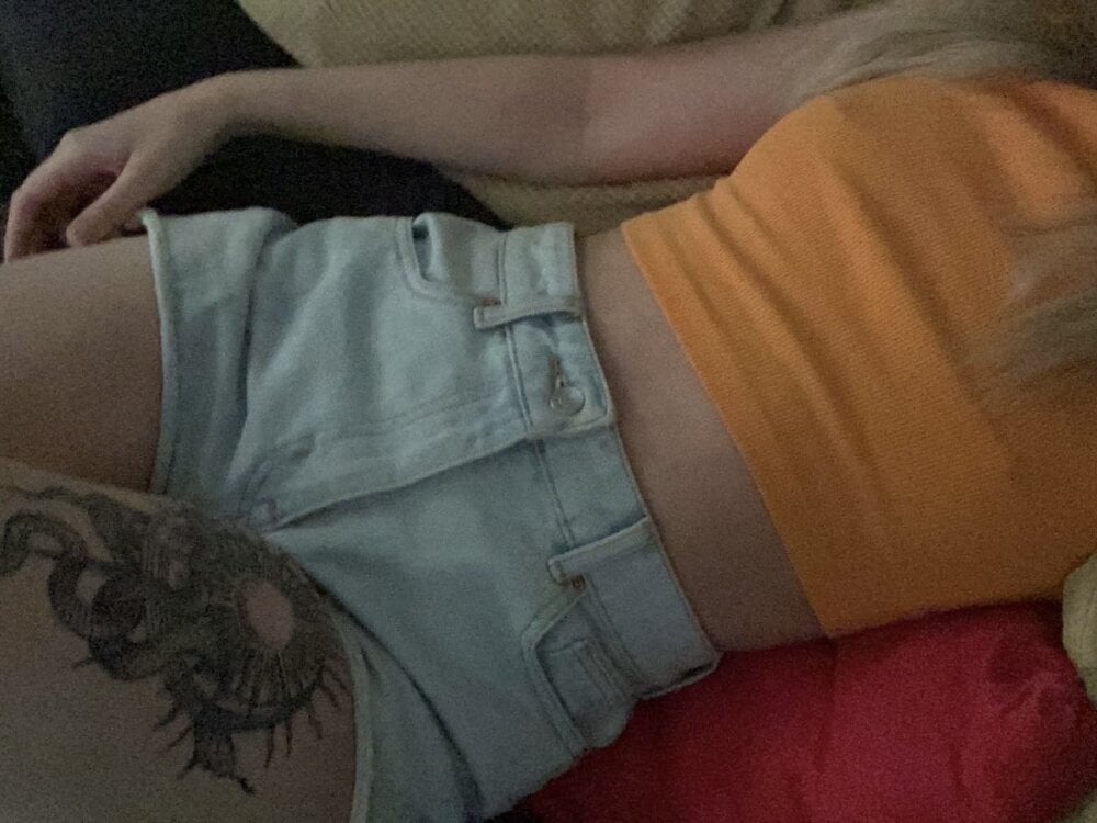 pornos.live linafuntime livesex profile in white cams