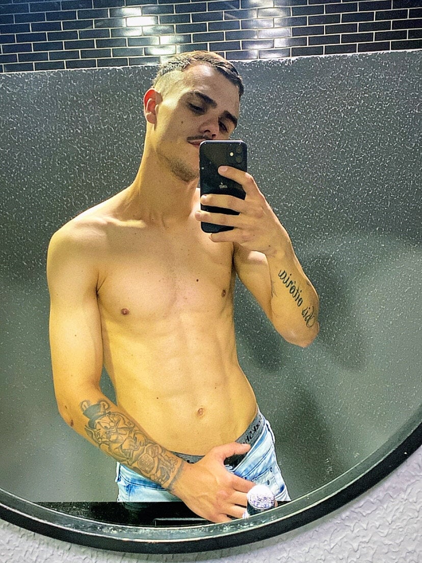 zika018's Offline XXX Chat