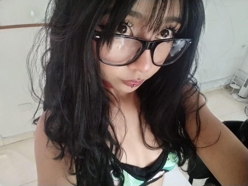 sweetx__cherry webcam livesex profile