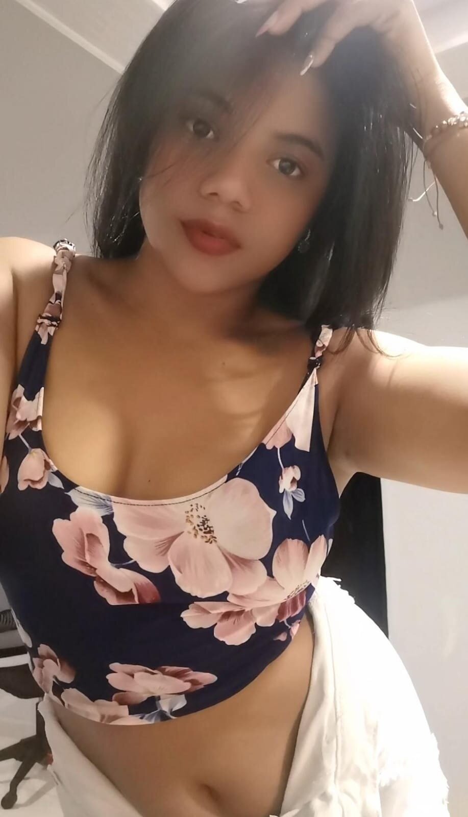 veronica_brunette