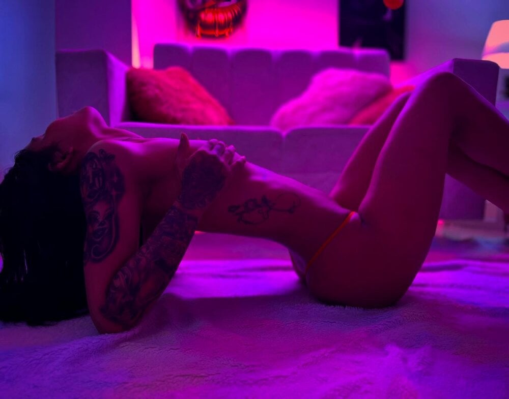 Skinny_FullDirty's Live XXX Chat