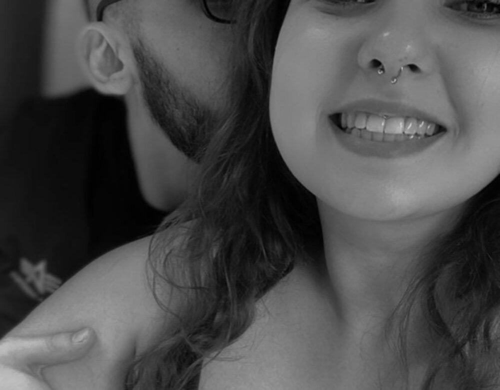 GermanCouple666's Offline XXX Chat