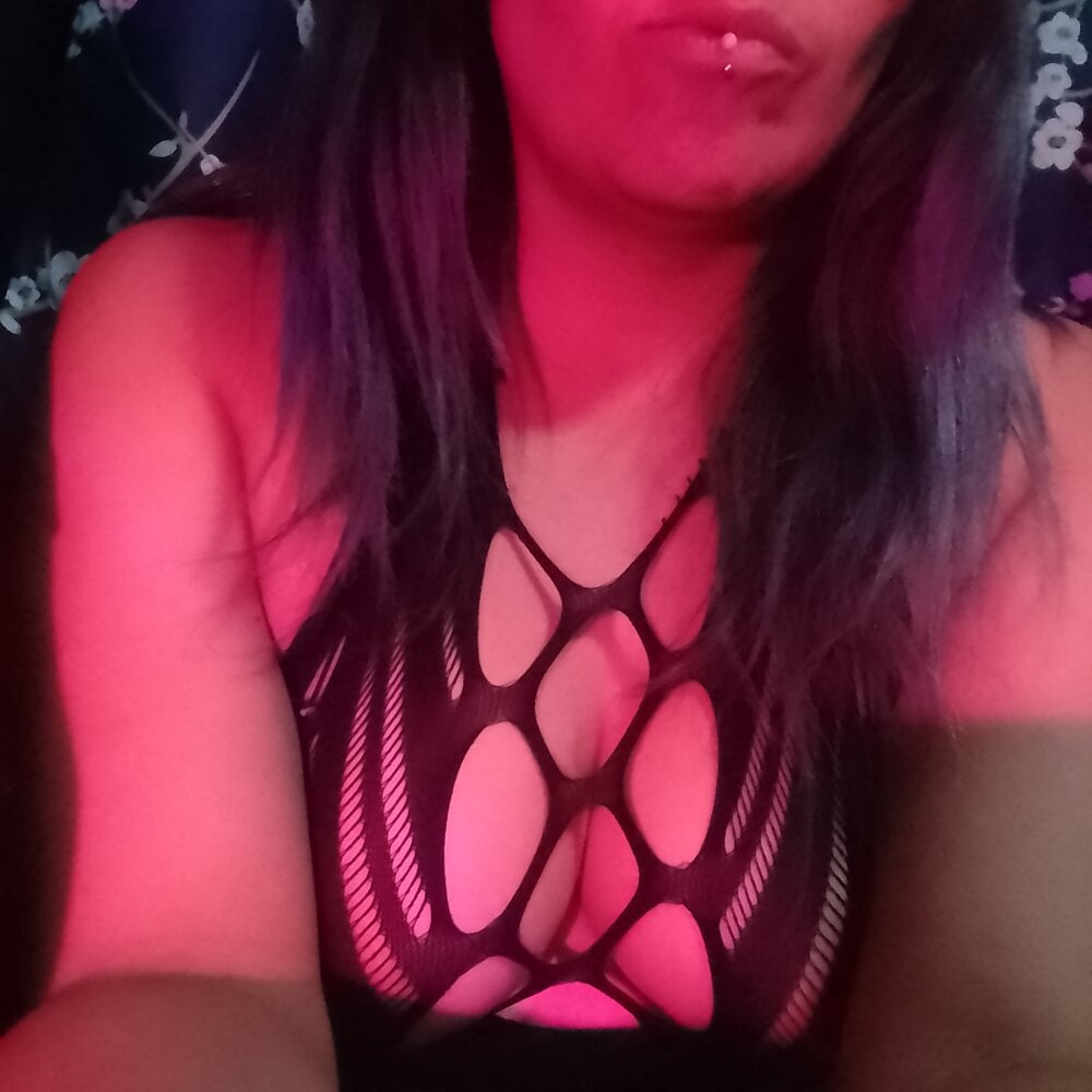 sexcam3d.net angiepitufresa livesex profile in between-the-possible-and-the-unforgettable cams