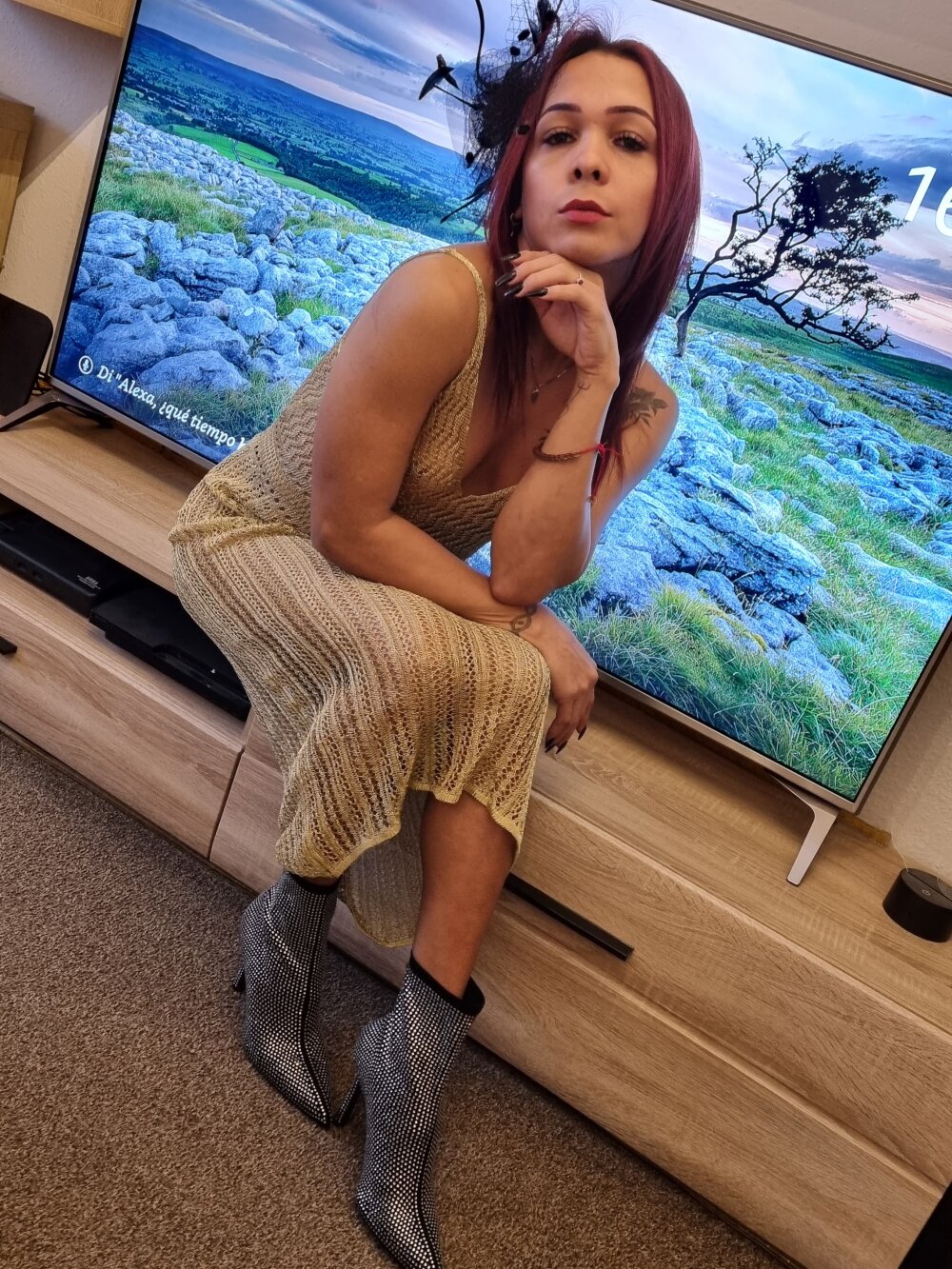 Live sex webcam photo for housegirl_bigcock #289983066