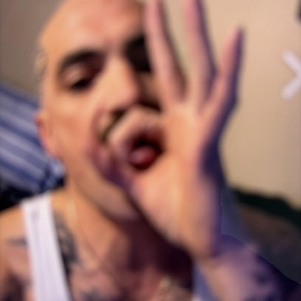 MrMrsperfeted's Offline XXX Chat