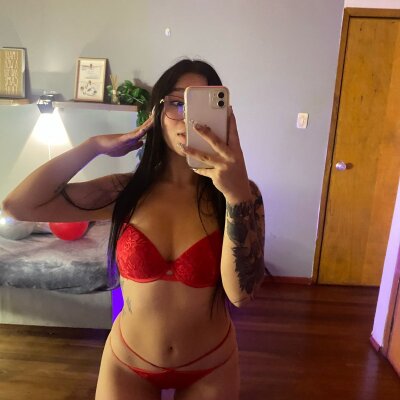 maddy18_pinkk from stripchat