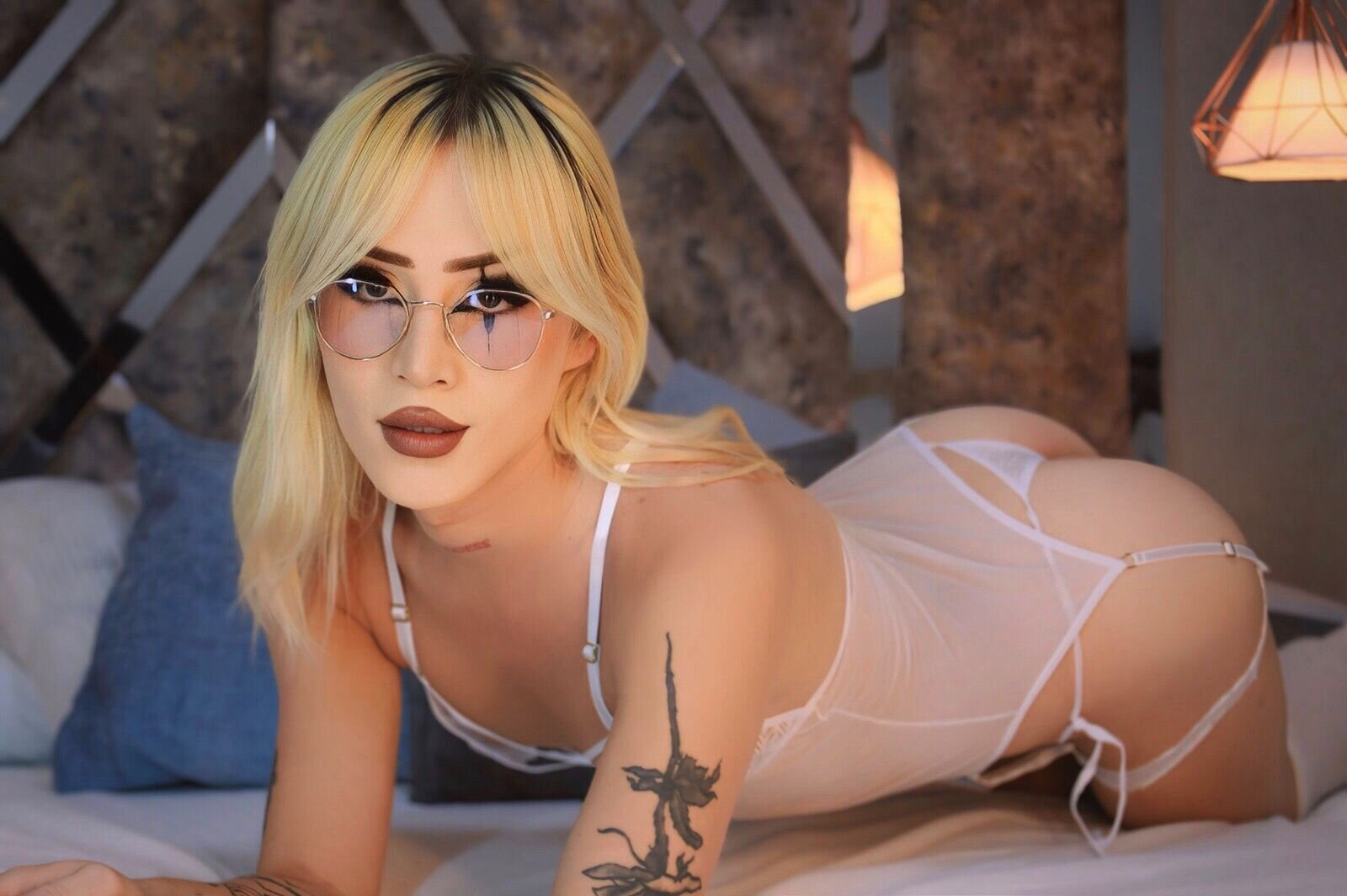 DominaDiosaa