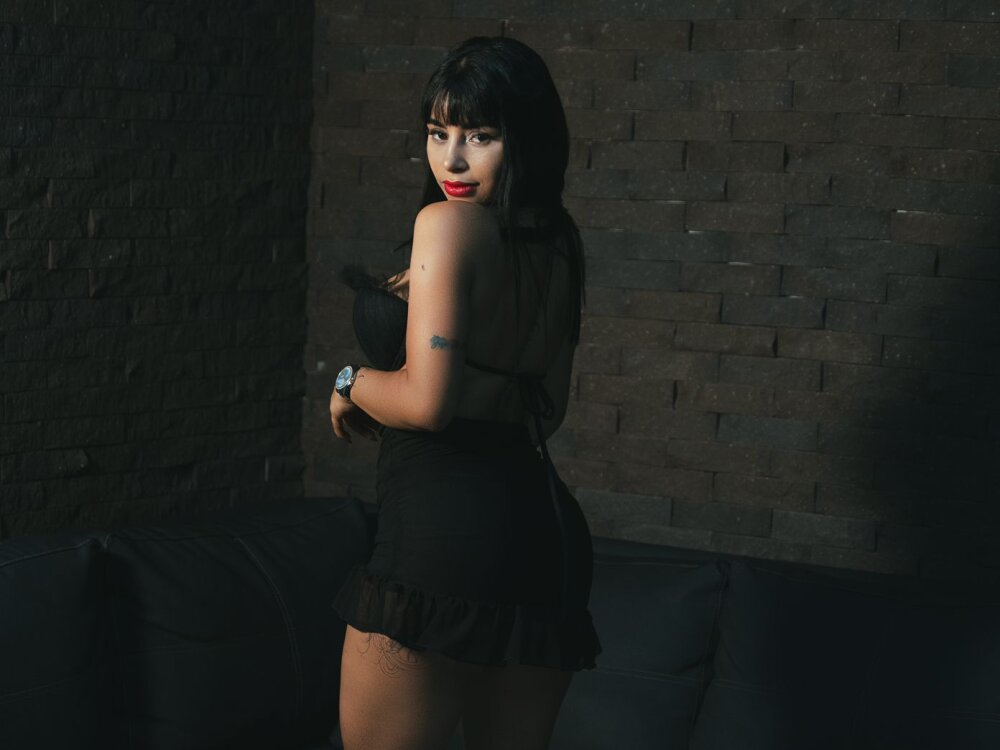 Mia_Pearlss