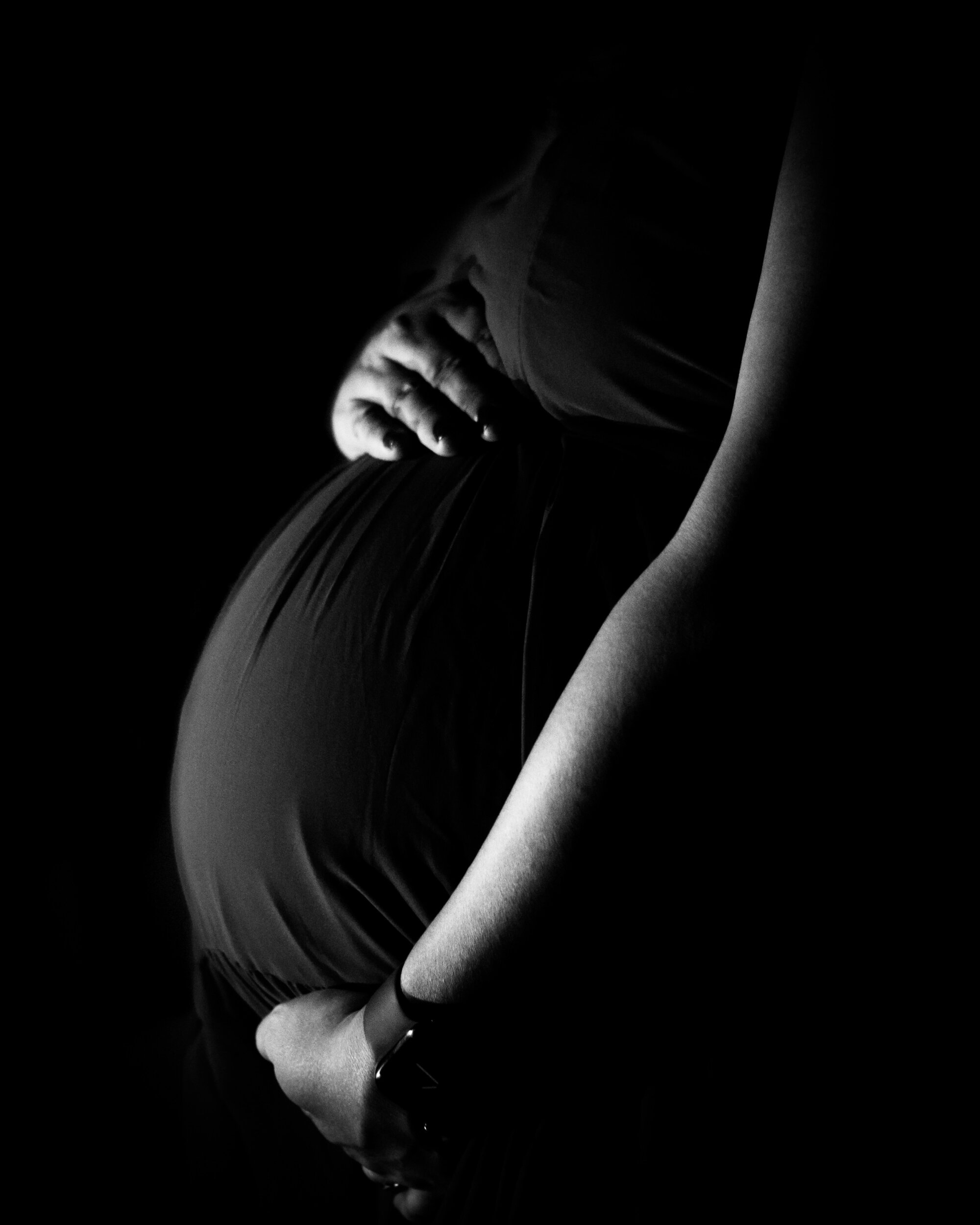 pregnant_ebony