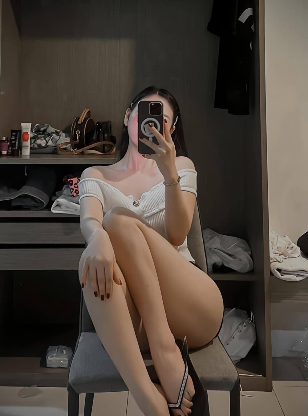 ShellySan live cam model at StripChat