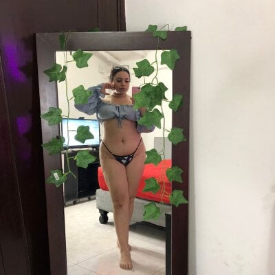 Estrella_hot67 Female Smallaudience Live Webcam XXX