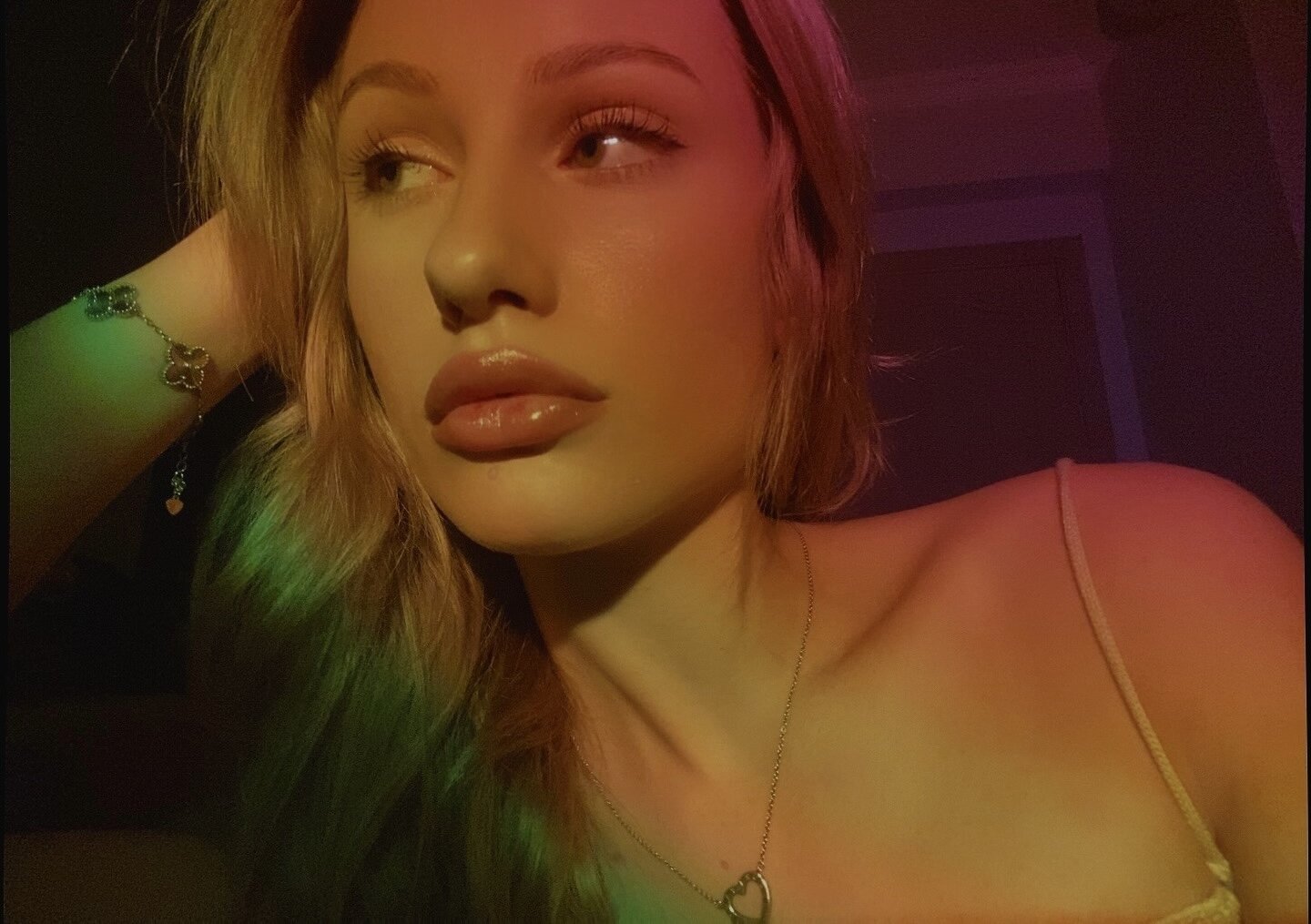 Victoria_Olsen
