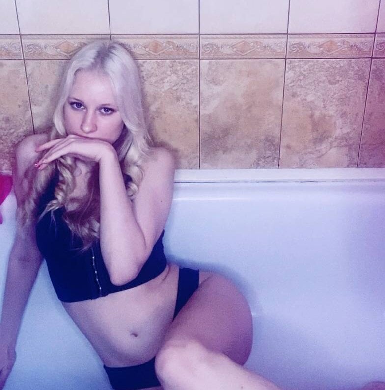 emili_kron from stripchat