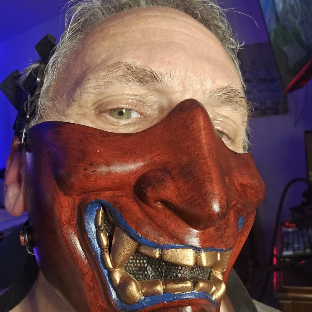 hellbound_gucci's Offline XXX Chat