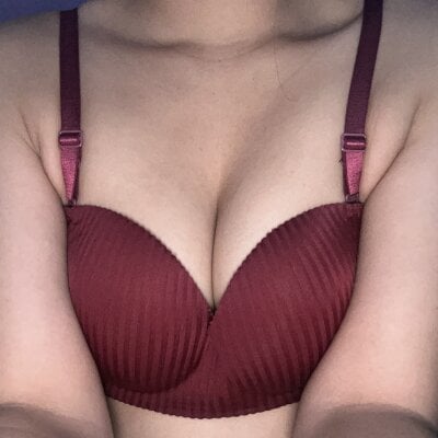 _luna_2k Live Cam on StripChat and RICams