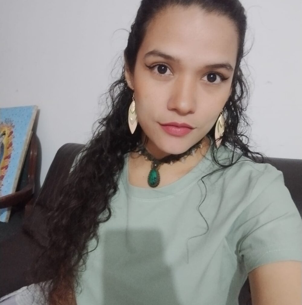 Luar_wolf profile