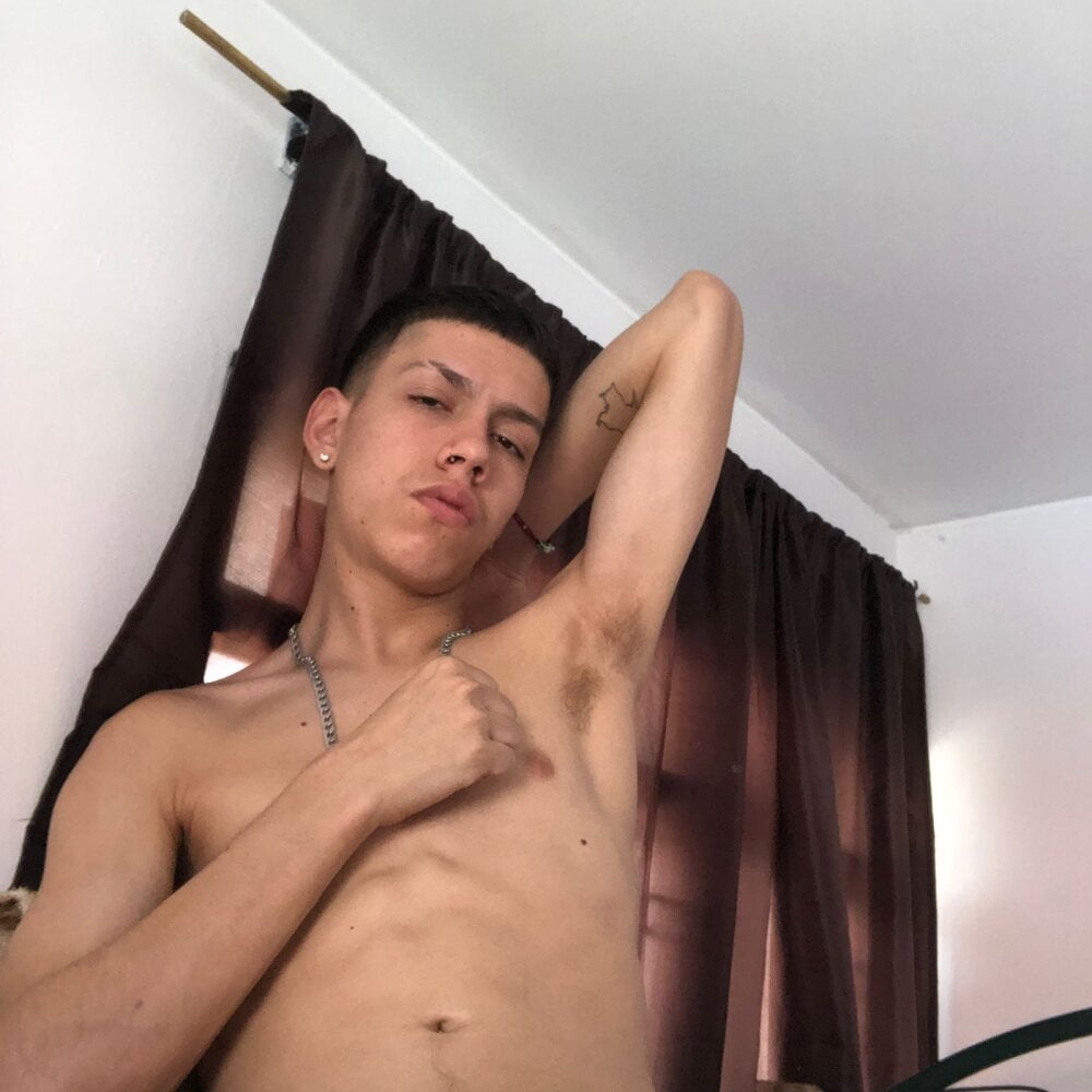 jaxthorn's Offline XXX Chat