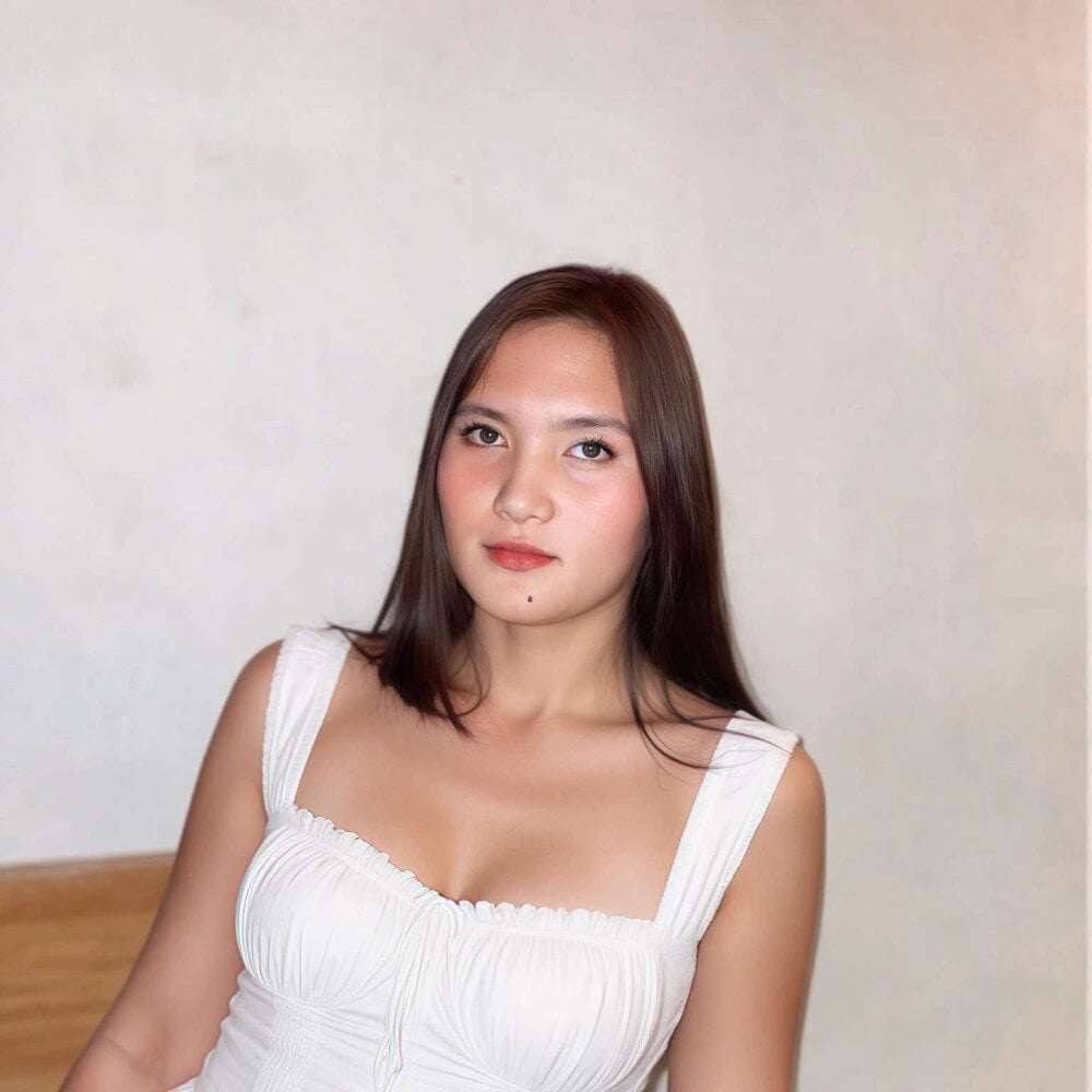 IsabellaLeighTS' Offline XXX Chat