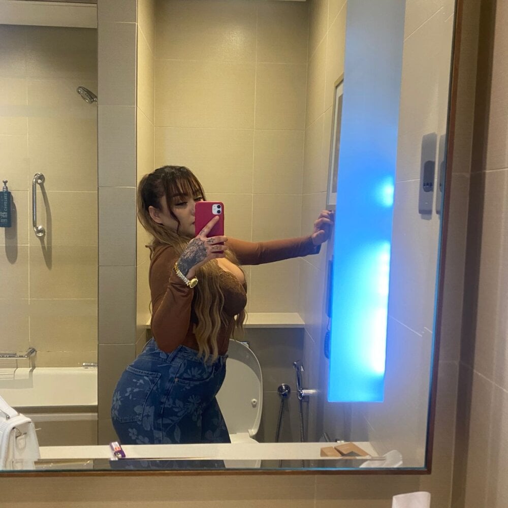 cheapadultsexcams.com dafnee__xxx livesex profile in bisexual cams