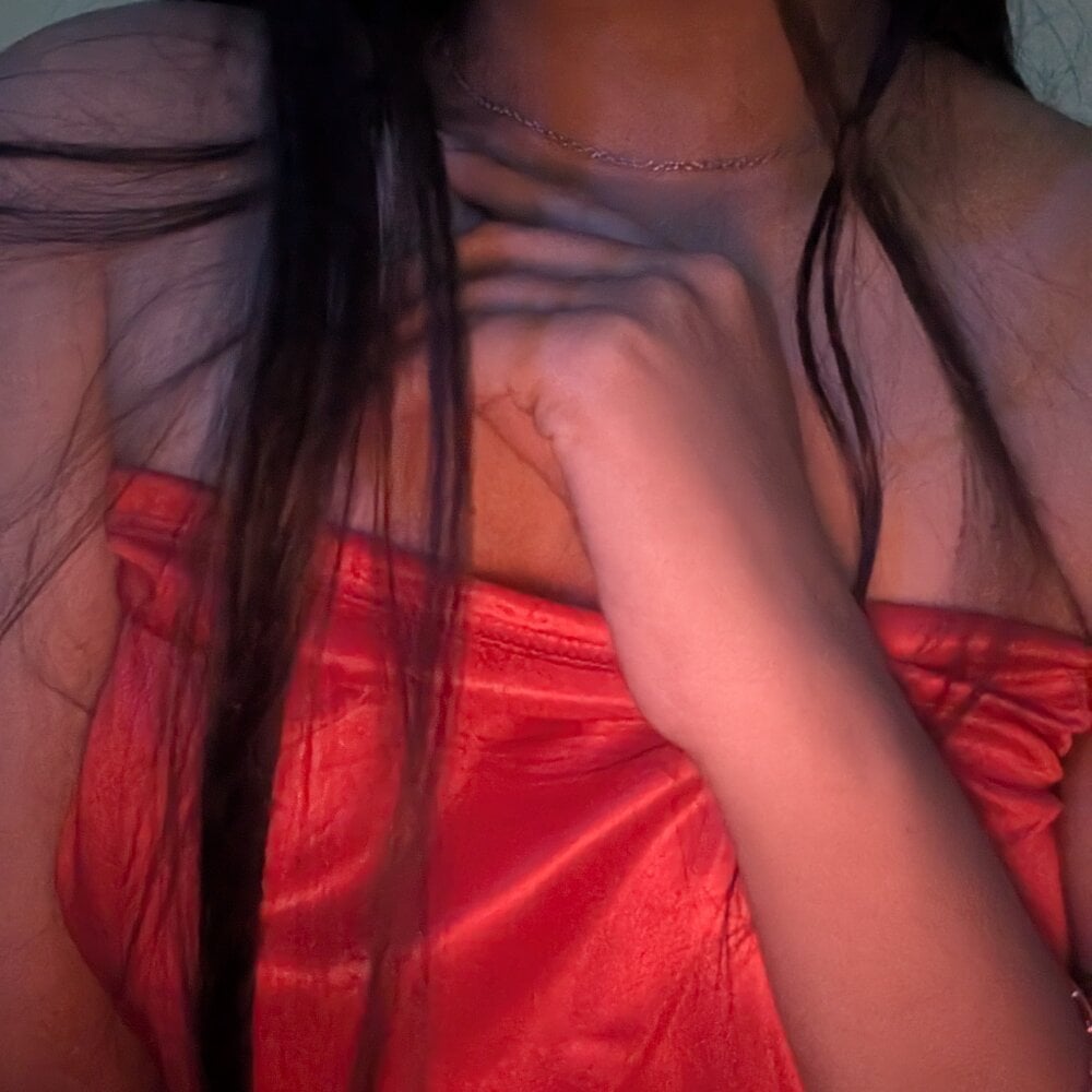 myliveeroticcams.com nikkify livesex profile in i-live-in-the-sunflower-field cams